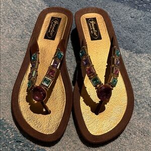 Grandco Sandals, Sz 8. New!